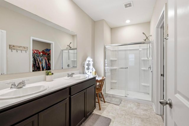 433 Sandburg Drive, Lithopolis, OH 43136