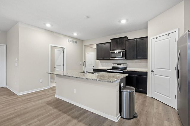433 Sandburg Drive, Lithopolis, OH 43136