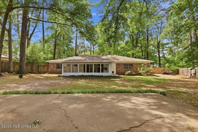 300 Whippoorwill Road, Brandon, MS 39047