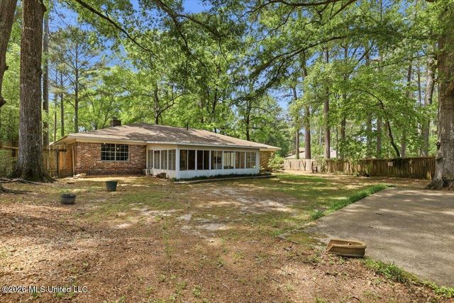 300 Whippoorwill Road, Brandon, MS 39047