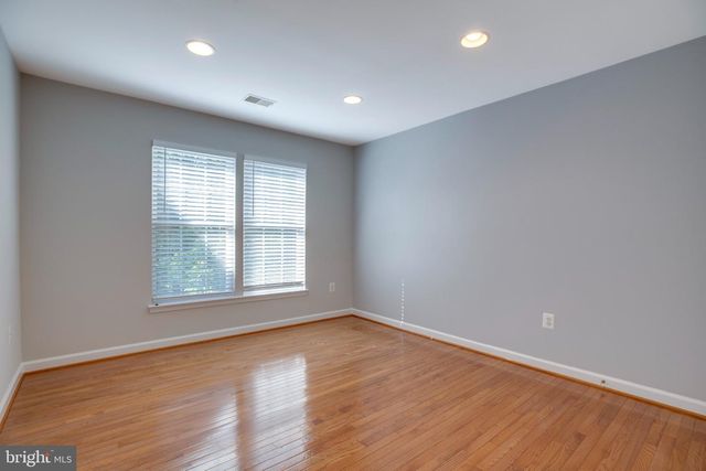 13515 LAMIUM LN, Centreville, VA 20120