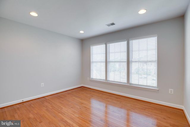 13515 LAMIUM LN, Centreville, VA 20120
