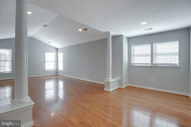 13515 LAMIUM LN, Centreville, VA 20120