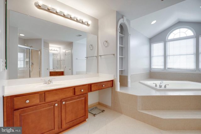 13515 LAMIUM LN, Centreville, VA 20120
