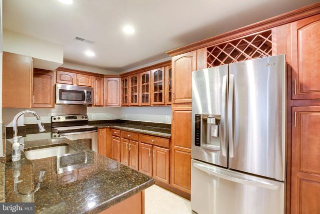 13515 LAMIUM LN, Centreville, VA 20120