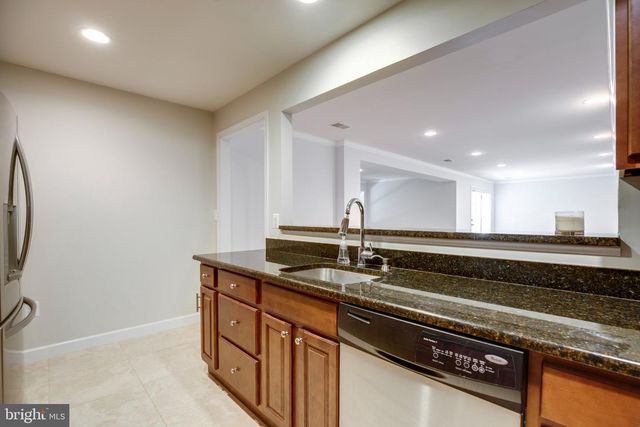 13515 LAMIUM LN, Centreville, VA 20120