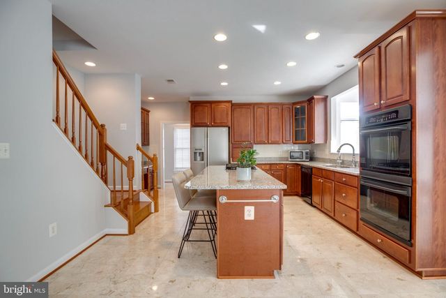 13515 LAMIUM LN, Centreville, VA 20120