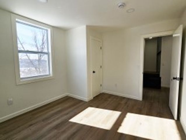 806 Ridge Ave, Jeannette, PA 15644