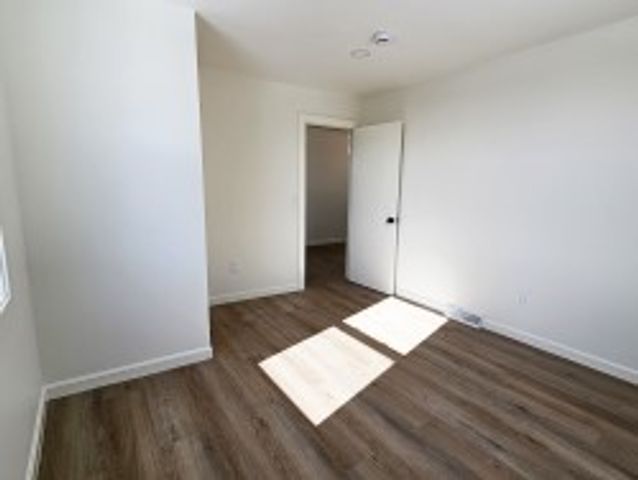 806 Ridge Ave, Jeannette, PA 15644