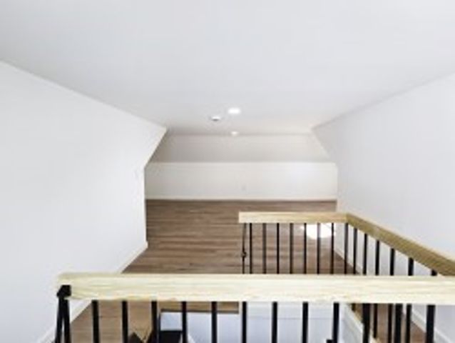 806 Ridge Ave, Jeannette, PA 15644