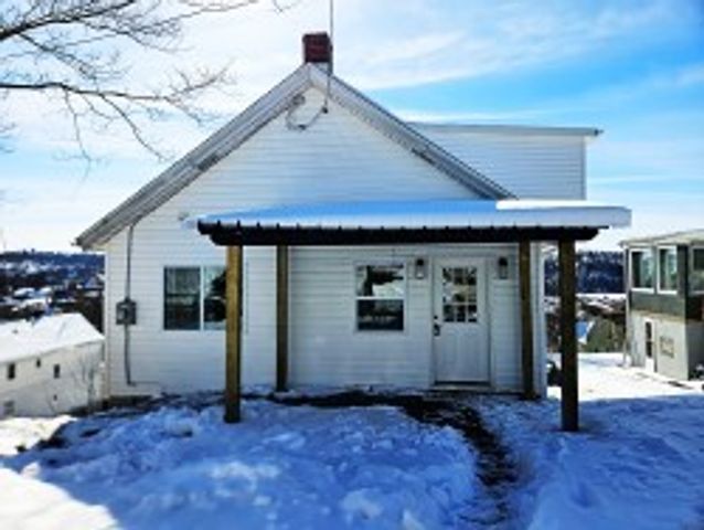 806 Ridge Ave, Jeannette, PA 15644