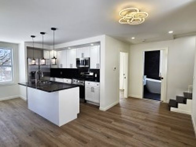 806 Ridge Ave, Jeannette, PA 15644