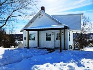 806 Ridge Ave, Jeannette, PA 15644