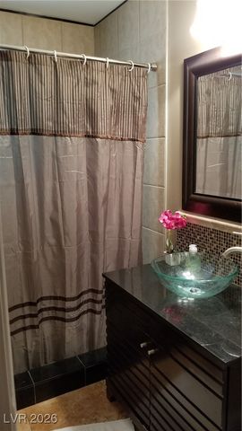 7015 EL PARQUE Avenue, Las Vegas, NV 89117