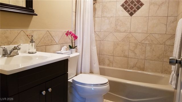 7015 EL PARQUE Avenue, Las Vegas, NV 89117