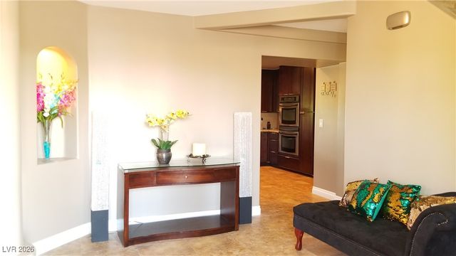 7015 EL PARQUE Avenue, Las Vegas, NV 89117