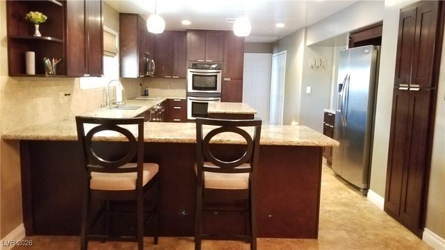 7015 EL PARQUE Avenue, Las Vegas, NV 89117