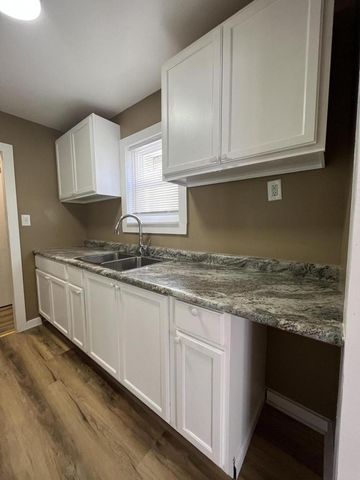 614 11th STREET, Racine, WI 53403