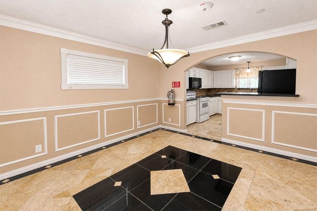 2114 Penny Lake Drive, Wallis, TX 77485