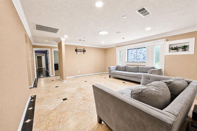 2114 Penny Lake Drive, Wallis, TX 77485