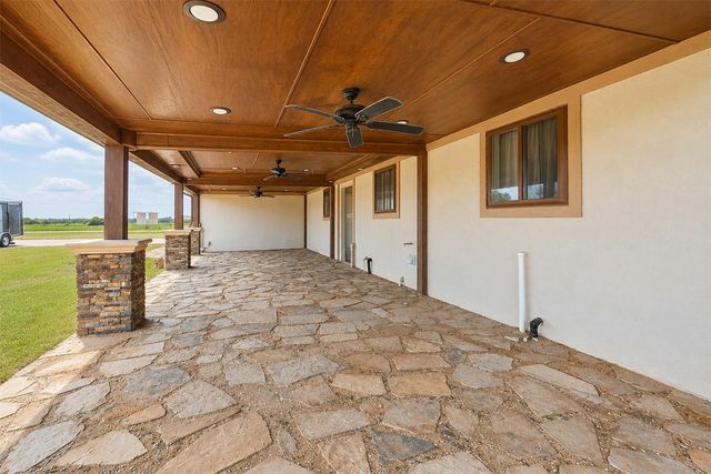 2114 Penny Lake Drive, Wallis, TX 77485