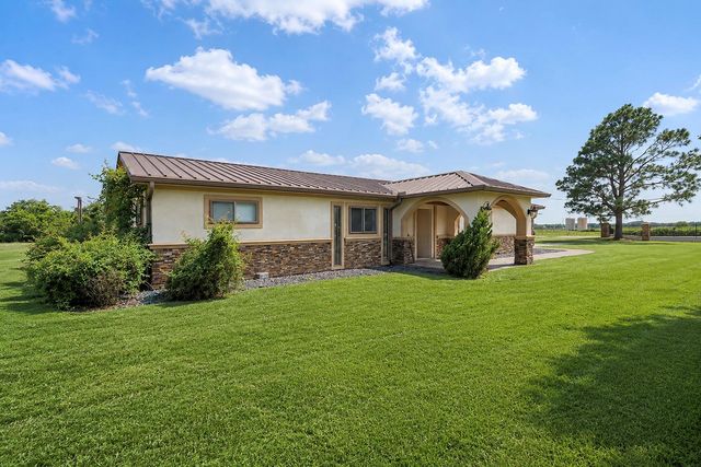 2114 Penny Lake Drive, Wallis, TX 77485