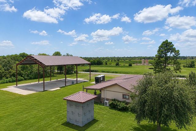 2114 Penny Lake Drive, Wallis, TX 77485