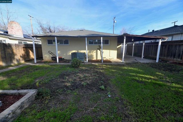 1823 Wall St., Tracy, CA 95376