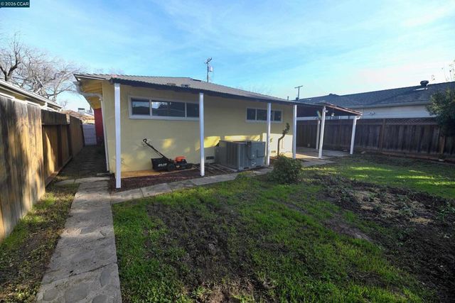 1823 Wall St., Tracy, CA 95376