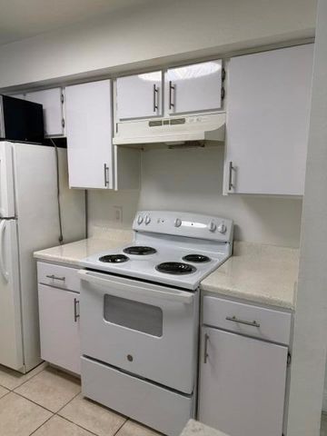 2647 NW 33rd Street 2310, Oakland Park, FL 33309