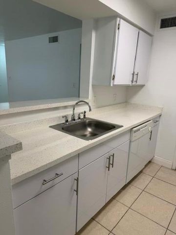 2647 NW 33rd Street 2310, Oakland Park, FL 33309