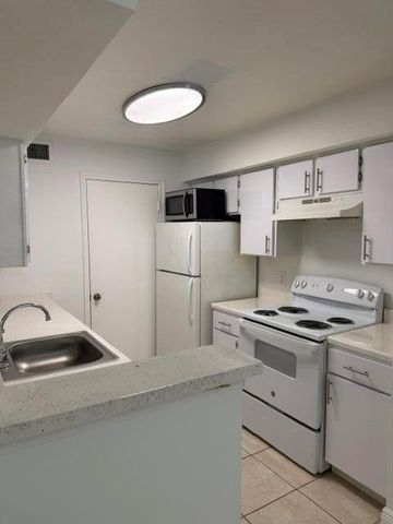 2647 NW 33rd Street 2310, Oakland Park, FL 33309