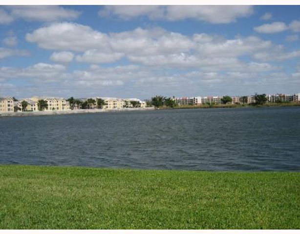 2647 NW 33rd Street 2310, Oakland Park, FL 33309