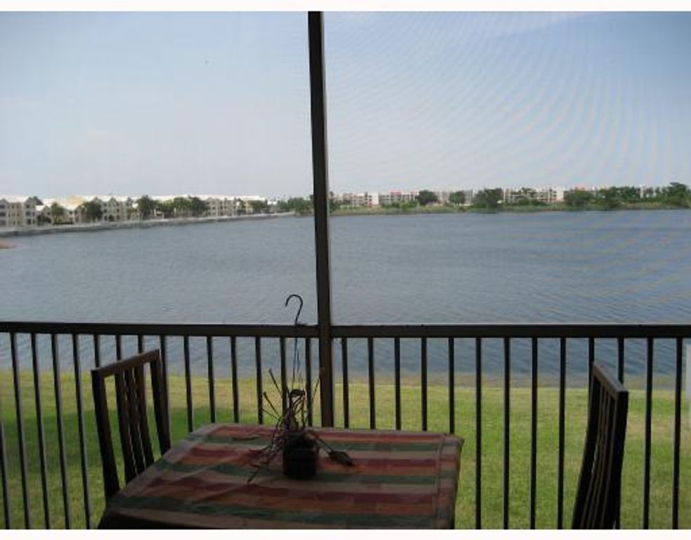 2647 NW 33rd Street 2310, Oakland Park, FL 33309