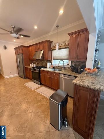 413 21st Street, Union City, NJ 07087