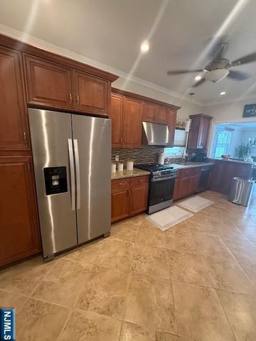 413 21st Street, Union City, NJ 07087