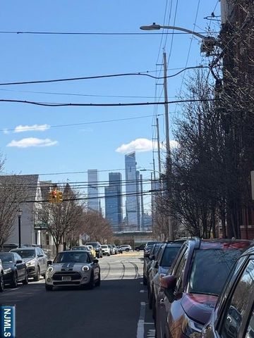 413 21st Street, Union City, NJ 07087