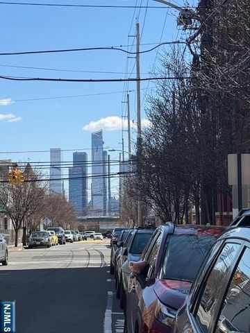 413 21st Street, Union City, NJ 07087