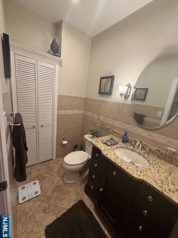 413 21st Street, Union City, NJ 07087