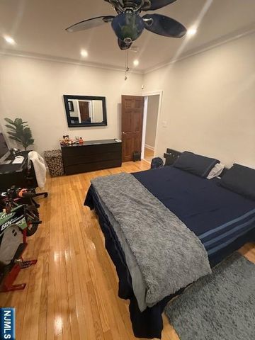 413 21st Street, Union City, NJ 07087