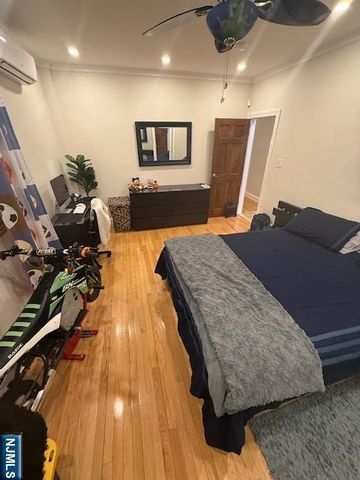 413 21st Street, Union City, NJ 07087