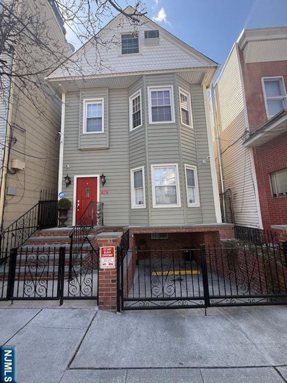 413 21st Street, Union City, NJ 07087