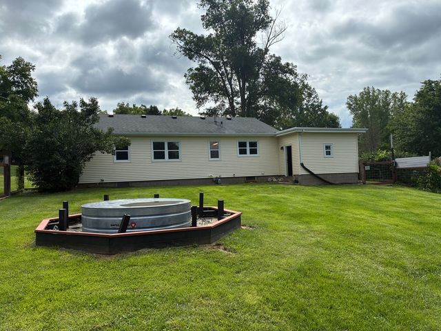 9020 27th Street, Milan, IL 61264