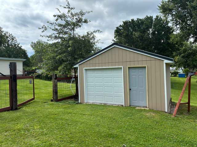 9020 27th Street, Milan, IL 61264
