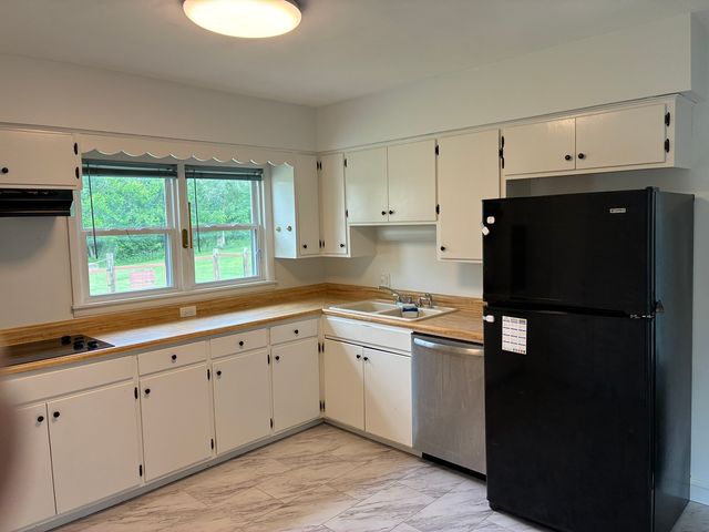 9020 27th Street, Milan, IL 61264