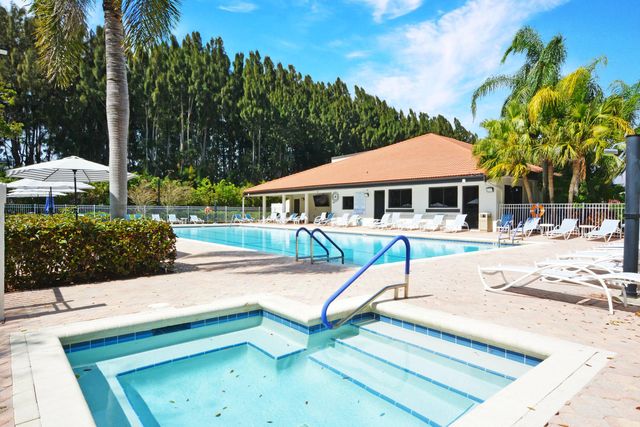 2406 Aspen Way 2406, Boynton Beach, FL 33436