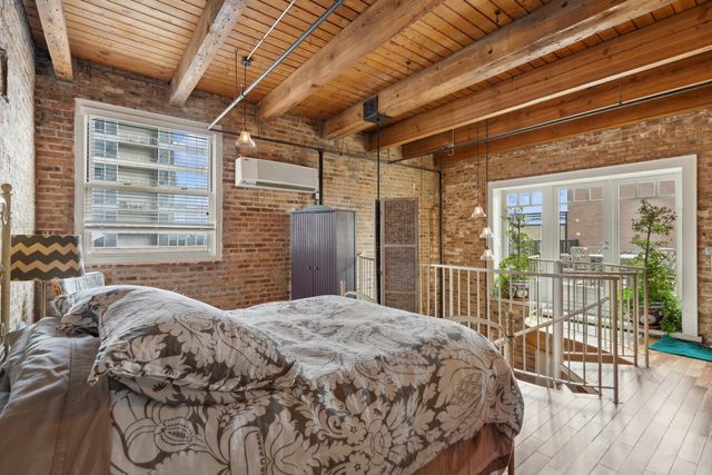 540 N Lake Shore Drive 718-719, Chicago, IL 60611