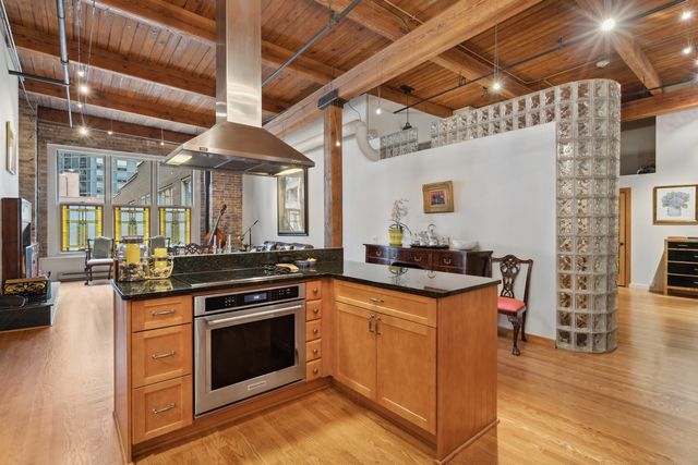 540 N Lake Shore Drive 718-719, Chicago, IL 60611