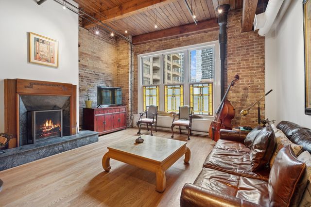 540 N Lake Shore Drive 718-719, Chicago, IL 60611