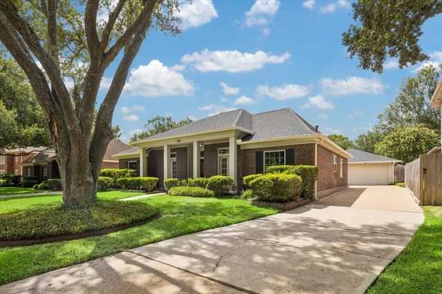 15835 Echo Lodge Drive, Houston, TX 77095
